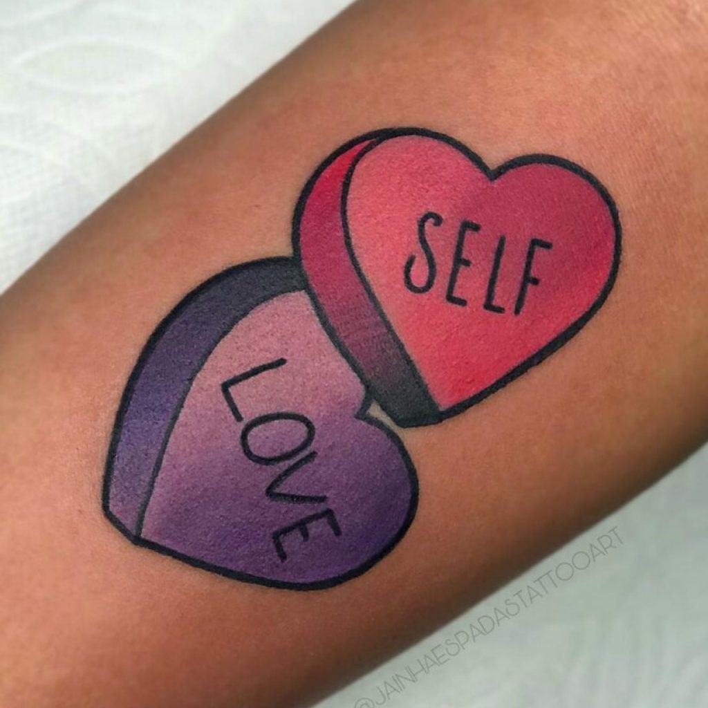 Ein "Selbstliebe"-Tattoo