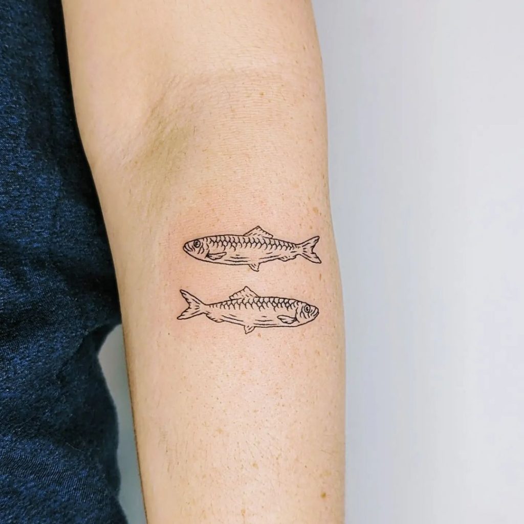 Ein Sprottenfisch-Tattoo