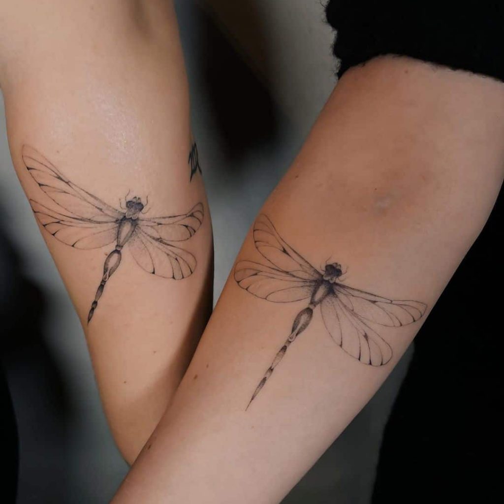 Ein weiteres passendes Libellen-Tattoo