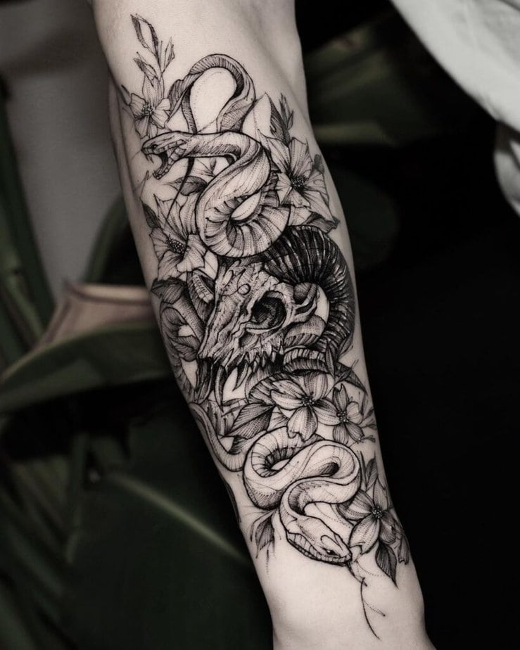 Florales Schlangenarmband Tattoo