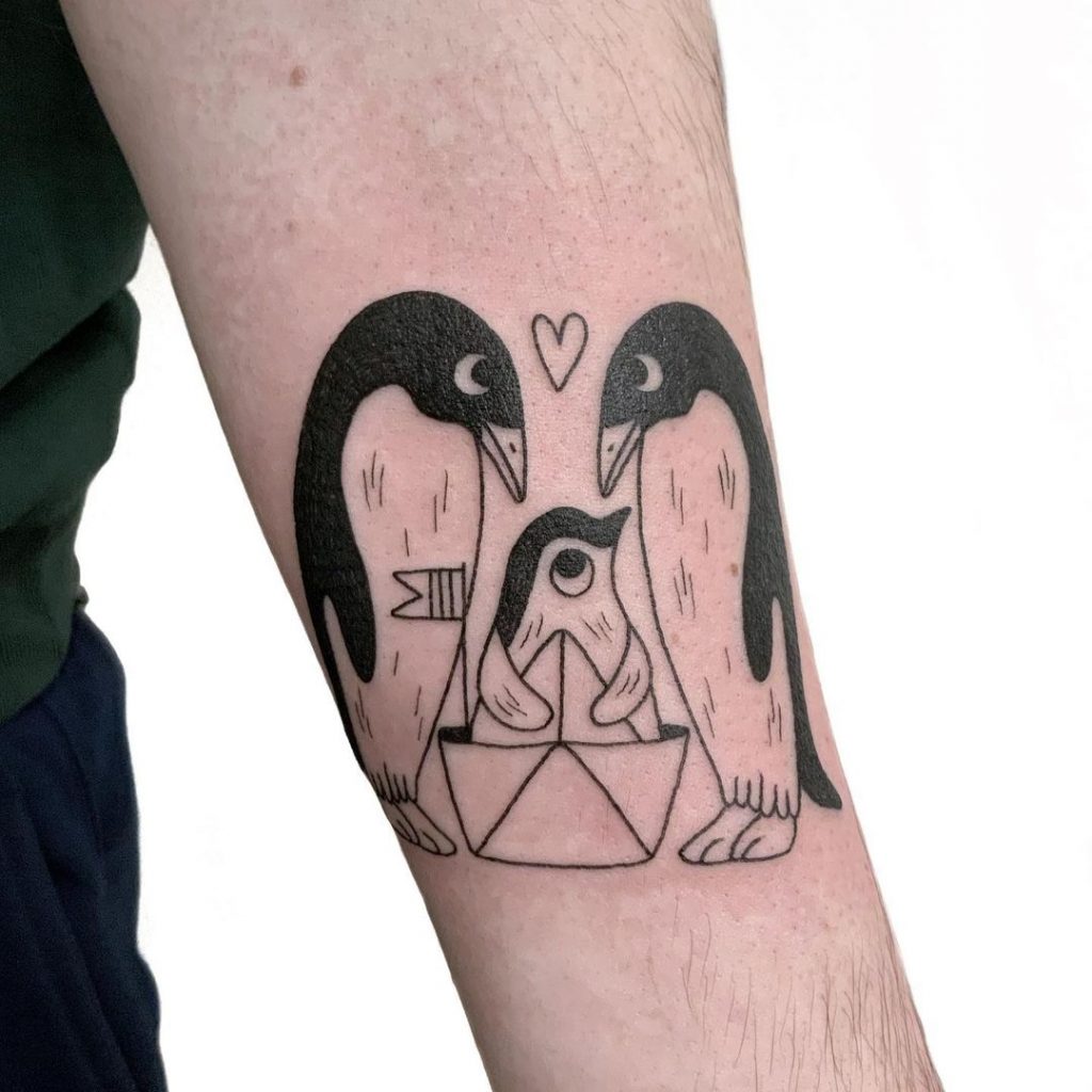 Einfache schwarze und graue Pinguin-Tattoos