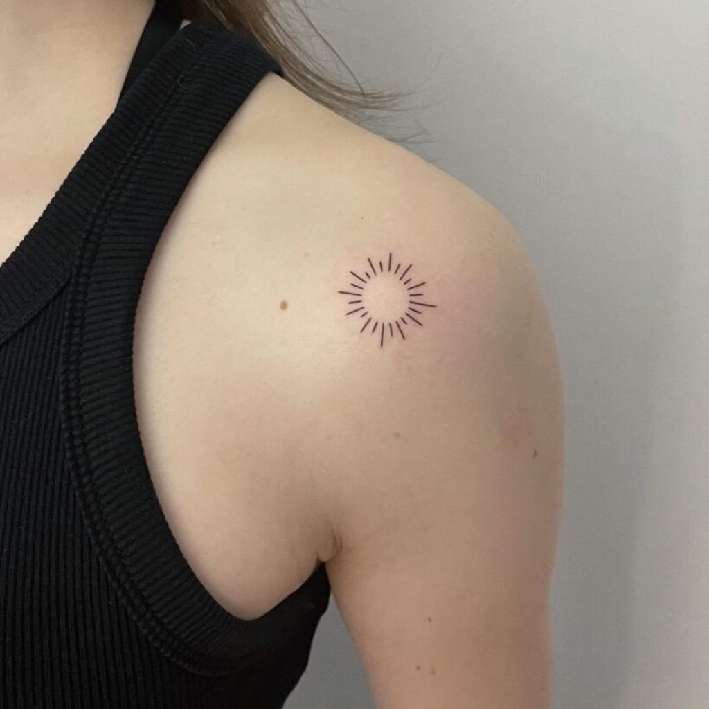Einfaches Sonnen-Tattoo