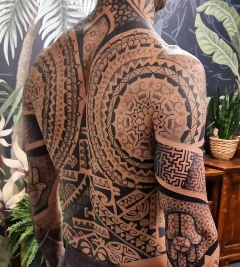 18. Maori-Wandteppich für den gesamten Rücken