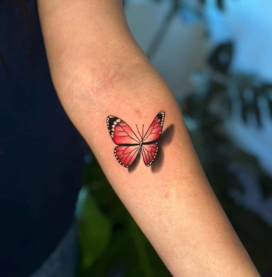 6. Ein roter 3D-Schmetterling als Tattoo 
