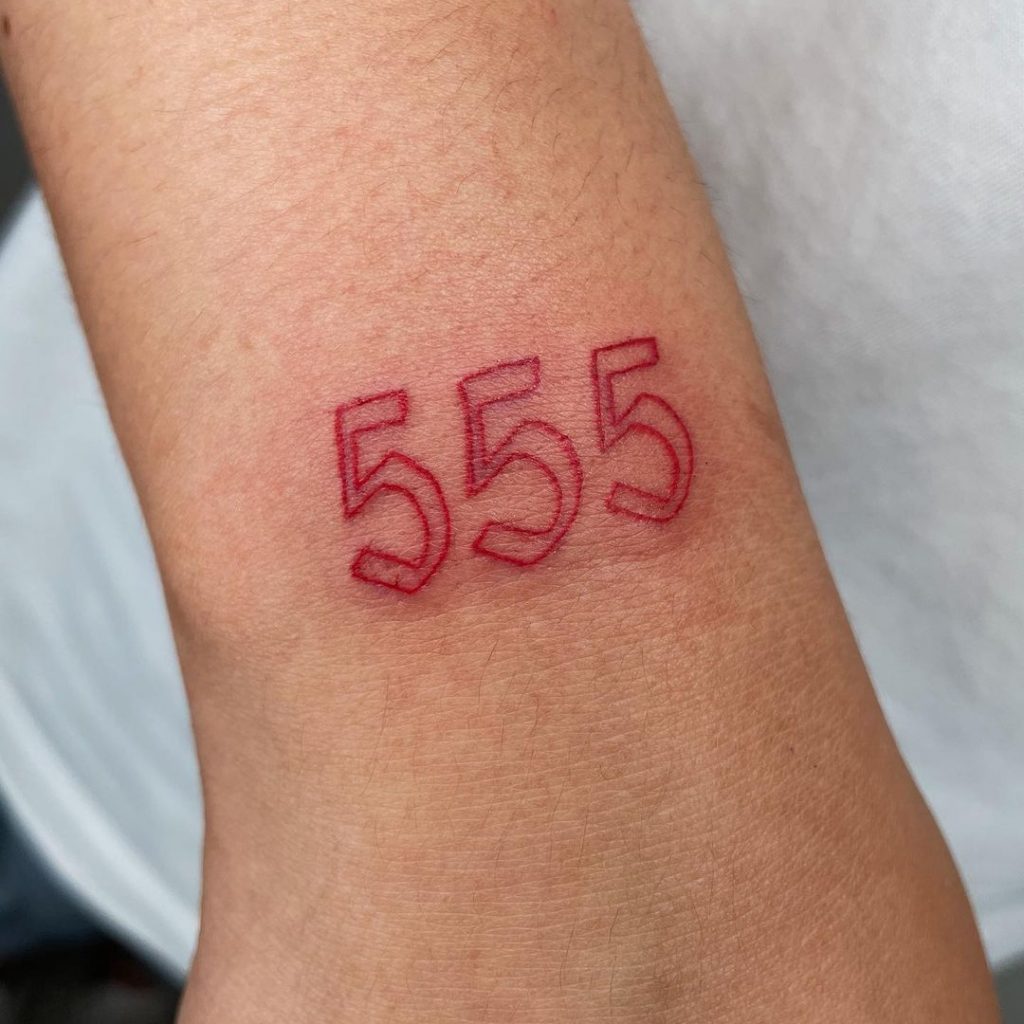 Rote Tinte Tattoo