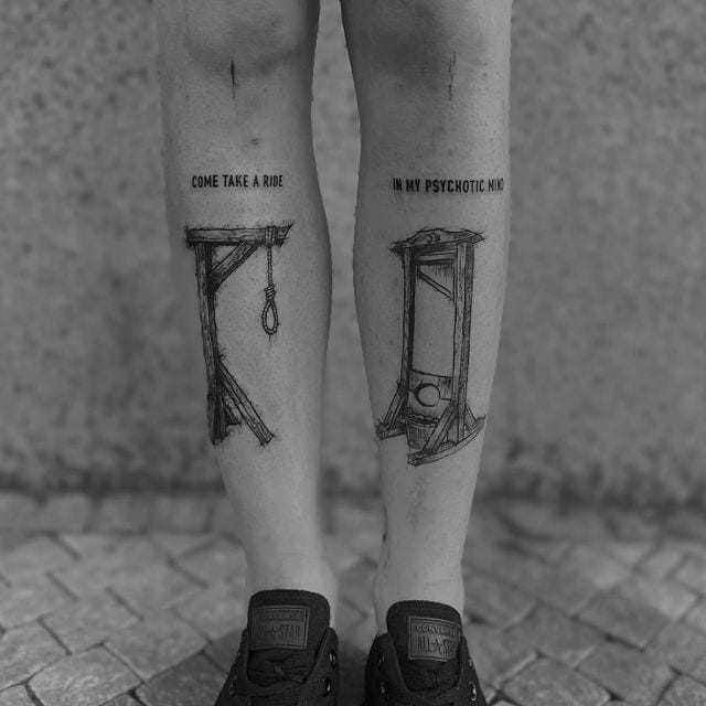 Symmetrische Bein-Tattoos für Frauen