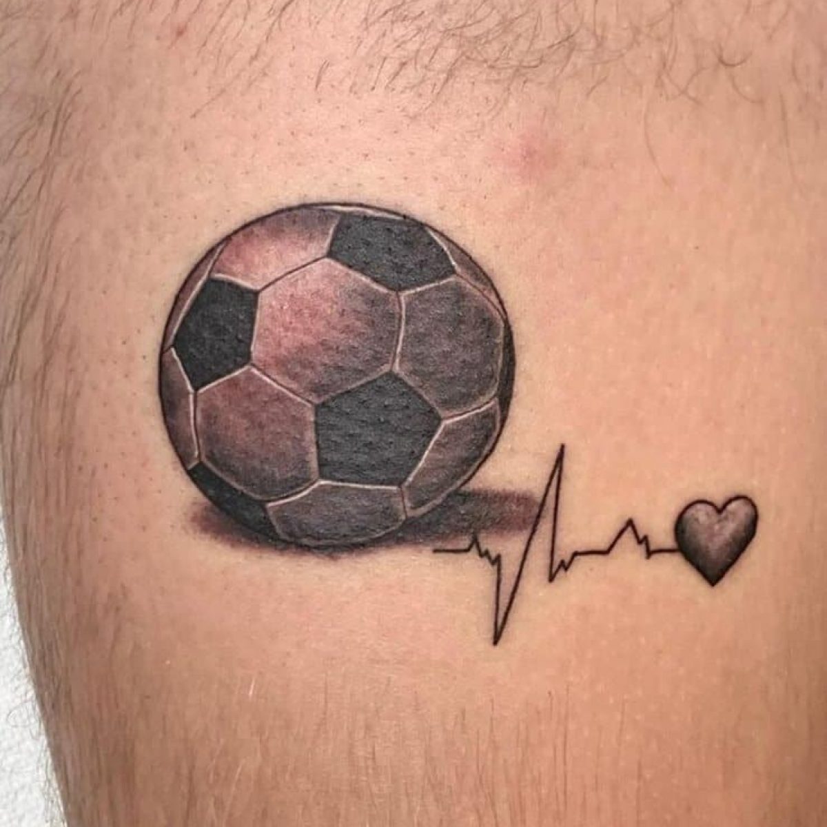 25 Sensationelle FußballTattoos für ExtremFans