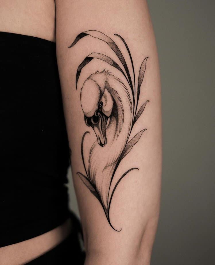 6. Elegantes Schwan-Tattoo