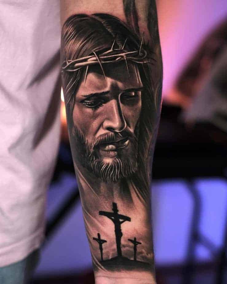 5. Jesus mit dem Kreuz