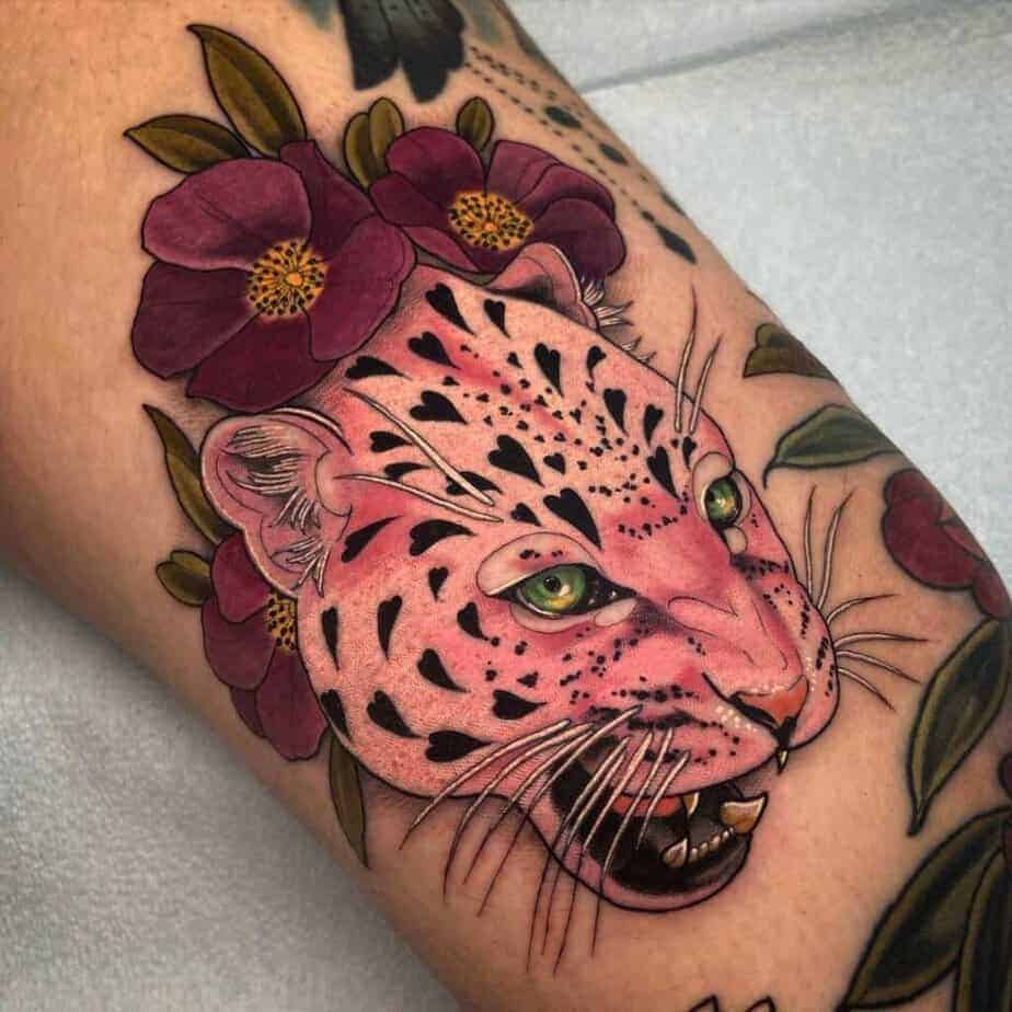 7. Ein farbenfrohes Leoparden-Tattoo