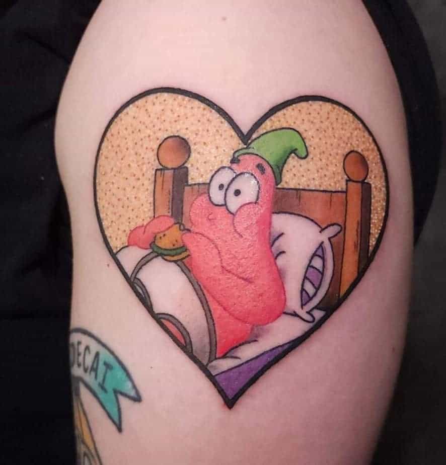 15. Ein Tattoo von Patrick auf dem Oberarm