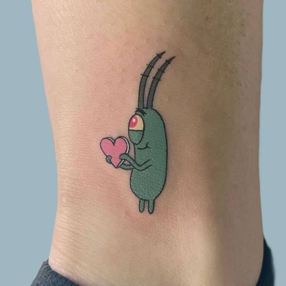 5. Ein Tattoo von Plankton auf dem Knöchel