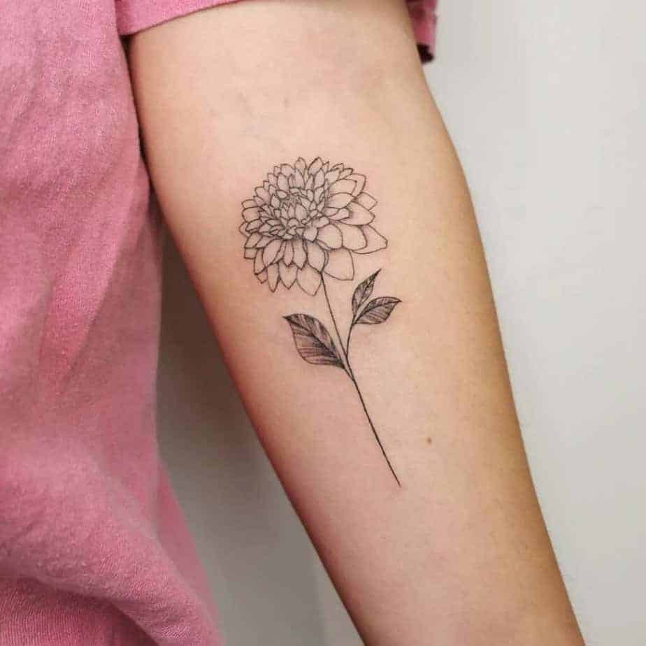 9. Ein einfaches Dahlien-Tattoo