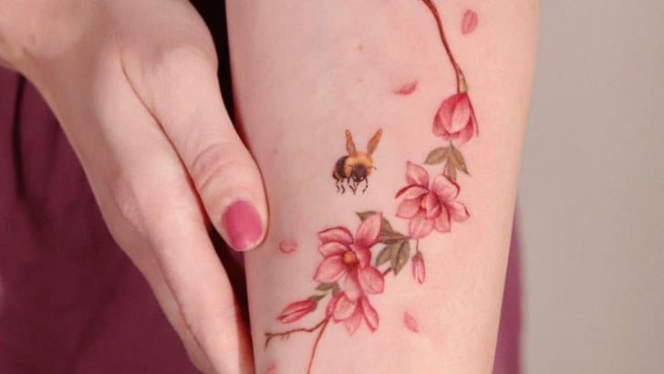 20 atemberaubende Magnolien-Tattoos, die Inspiration und Stärke versprechen