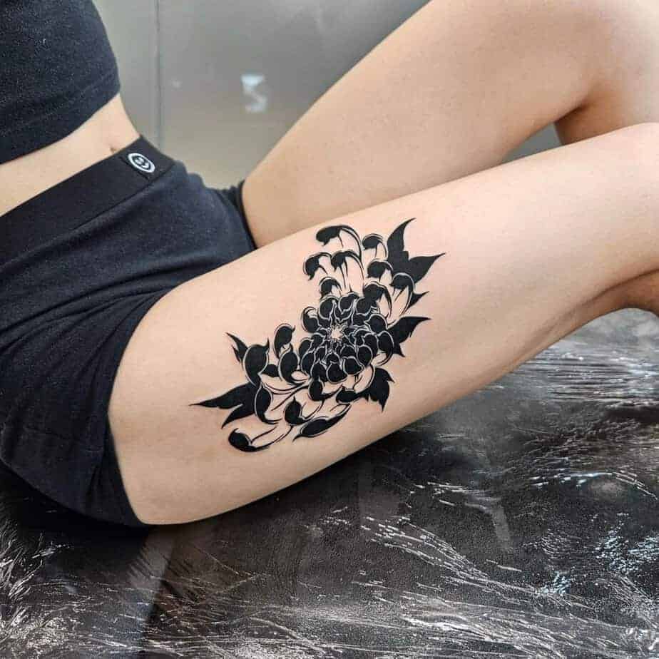 10. Oberschenkel-Tattoo