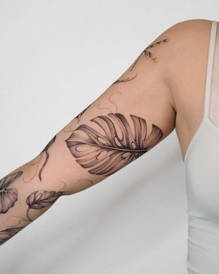 6. Ein Monstera-Blatt-Tattoo