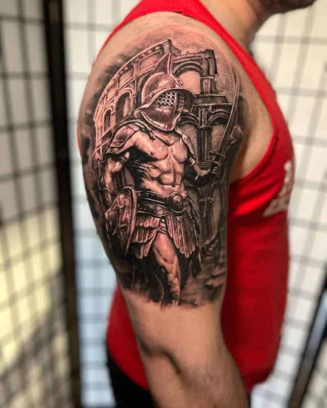 12. Gladiator-Tattoo auf dem halben Ärmel