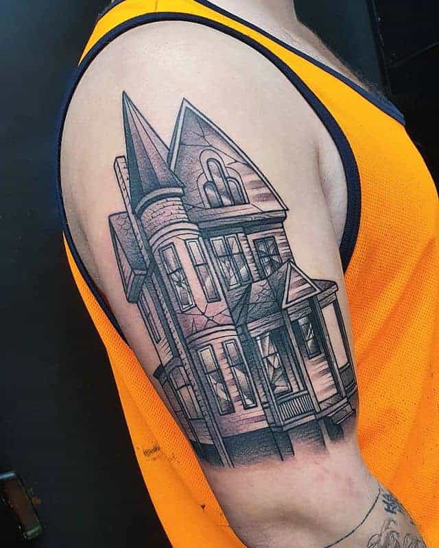 23. Spukhaus-Tattoo für den halben Ärmel