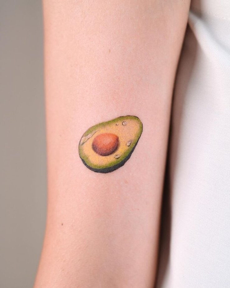 7. Ein Avocado-Tattoo auf dem Arm