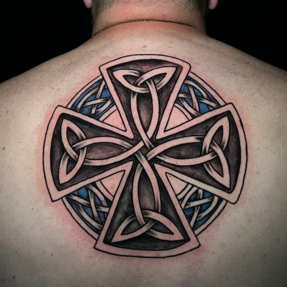 20 Legendäre keltische Tattoos, die das reiche Erbe feiern