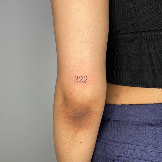 3. Ellenbogen 222 Tattoo