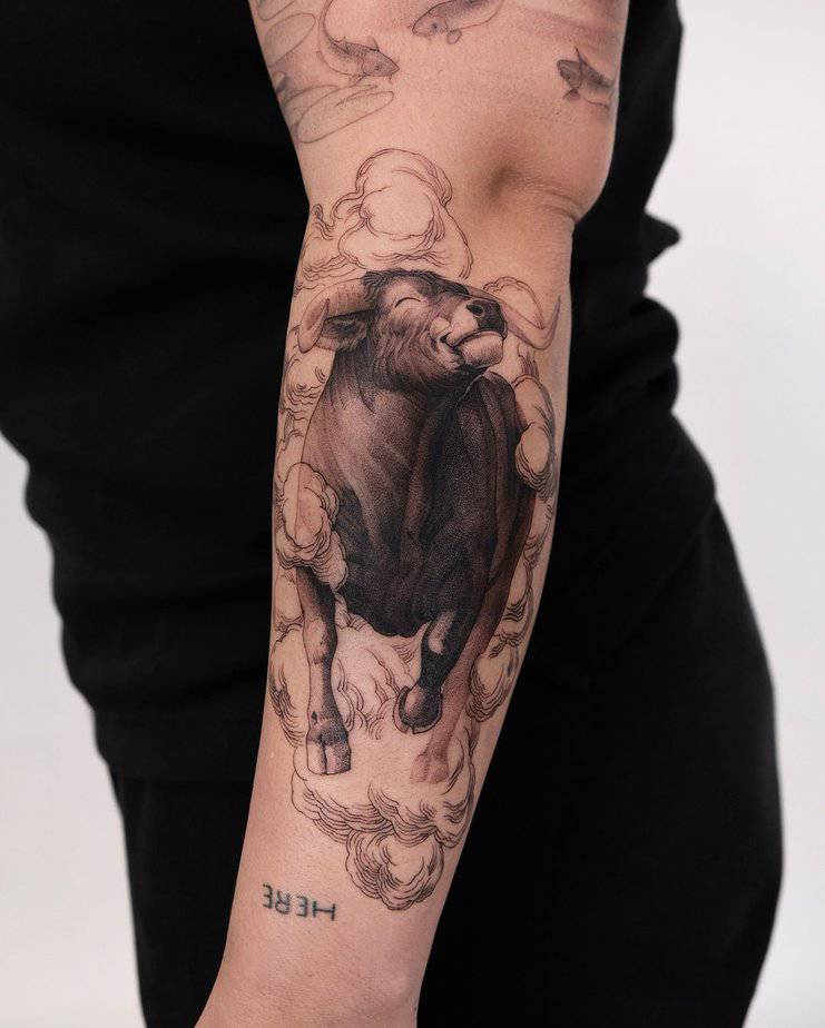1. Stier-Tattoo auf dem Unterarm
