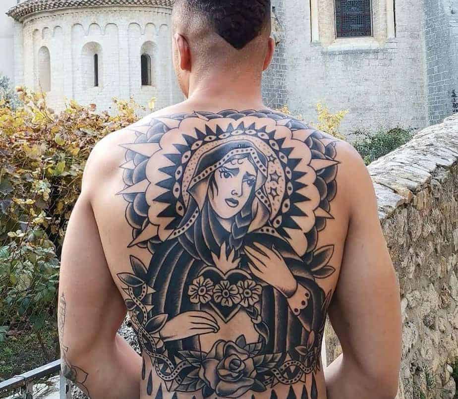 12. Jungfrau-Maria-Tattoo auf dem Rücken