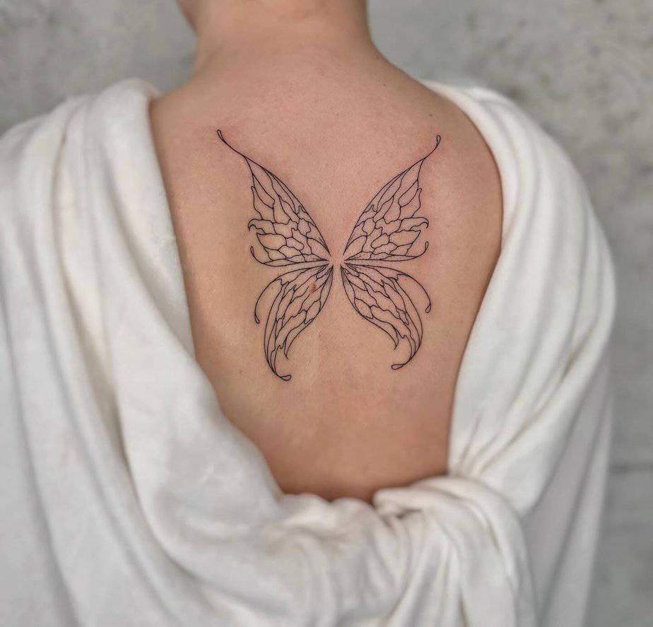 3. Wunderschönes Tattoo mit Feenflügeln