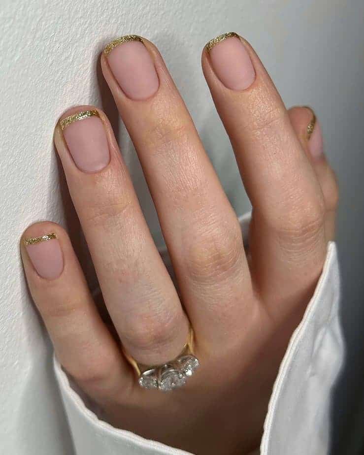 25. Glitzernde French Tips