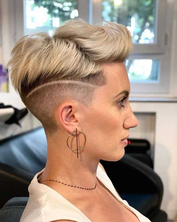 35. Edle Eleganz mit einem Pixie Undercut