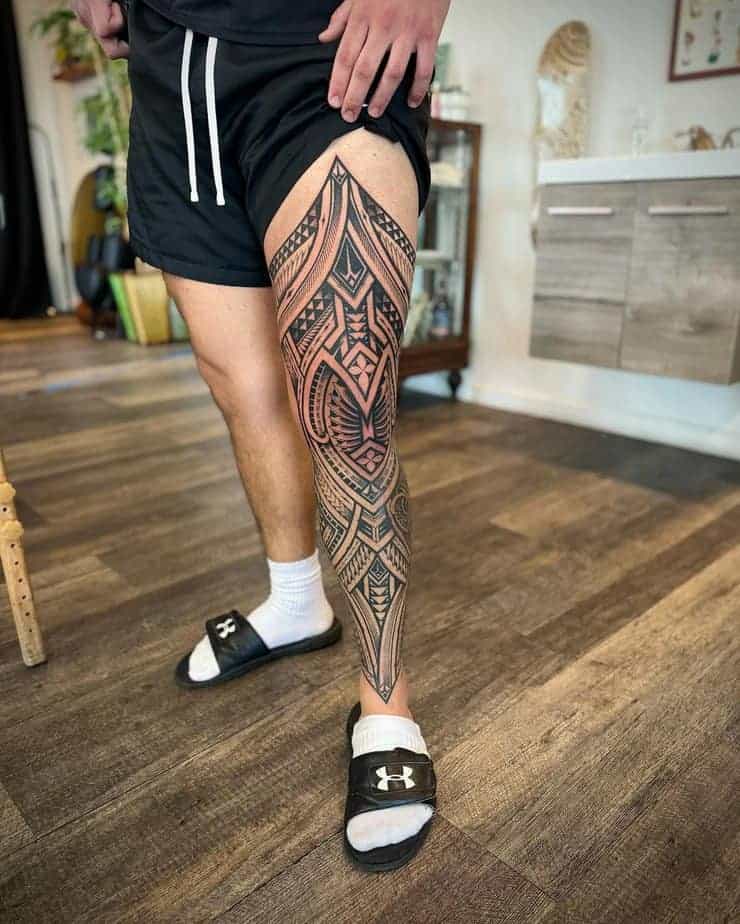 34. Hawaii-Tattoo für das ganze Bein