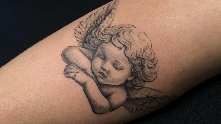 18 himmlische Cherub-Tattoos für Liebe und Reinheit