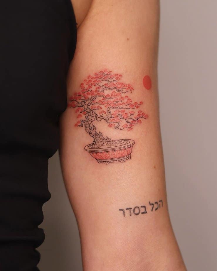 7.  Bonsai mit roter Tinte