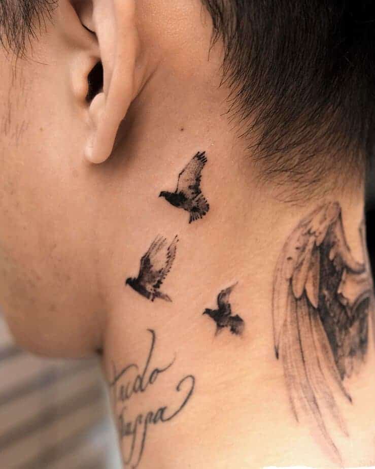 8. Vogel-Hals-Tattoos