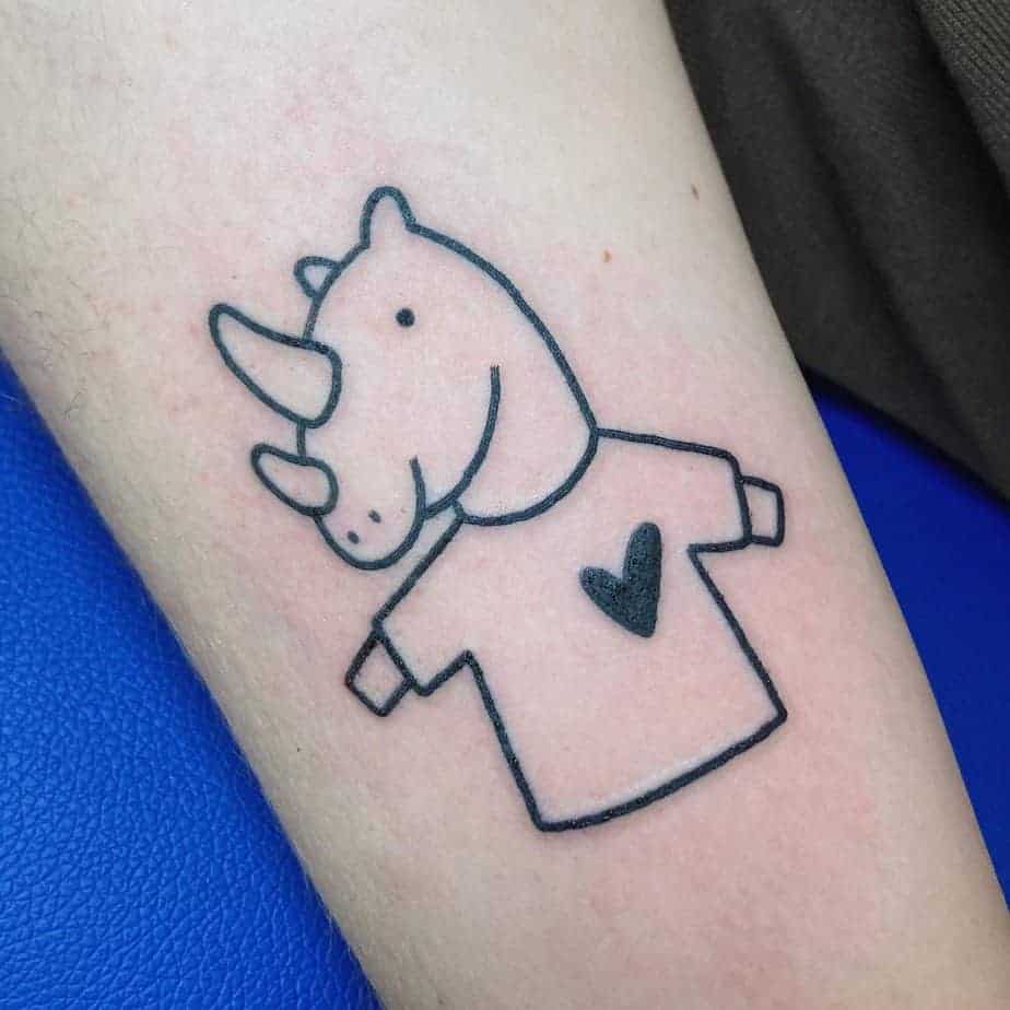 8. Kleines Rhinozeros Tattoo