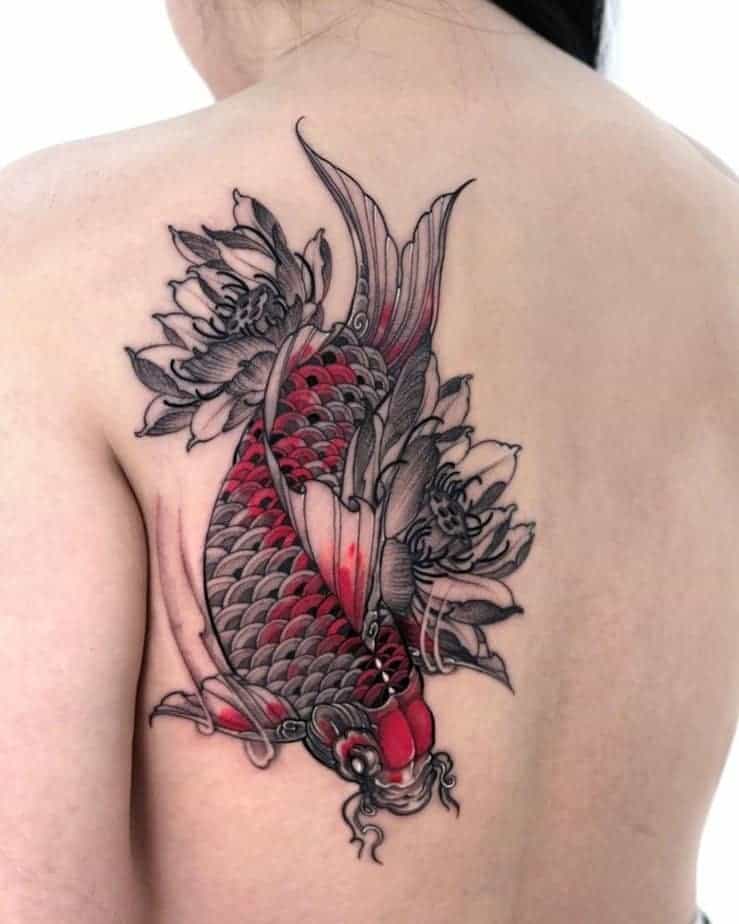 11. Beeindruckendes Koi-Fisch-Tattoo