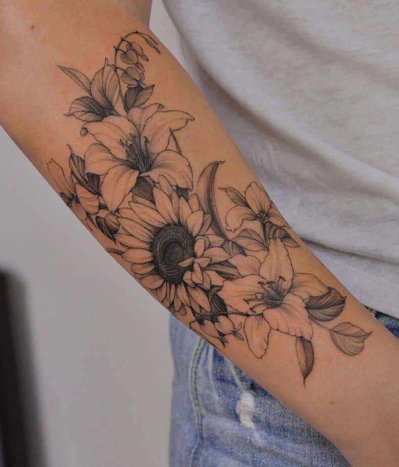 3. Schwarzes und graues blutendes Herz Tattoo