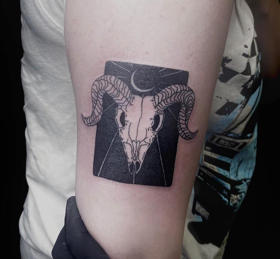 11. Lunar Widderschädel Tattoo