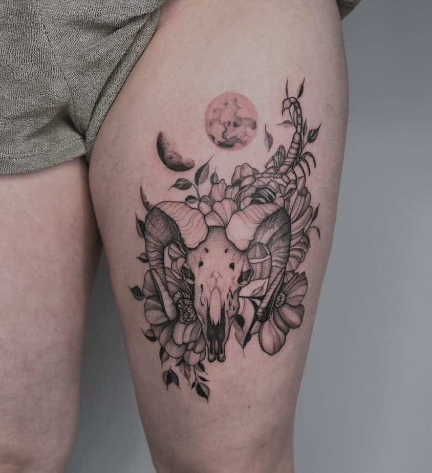 18. Florales Mond-Widder-Totenkopf-Tattoo