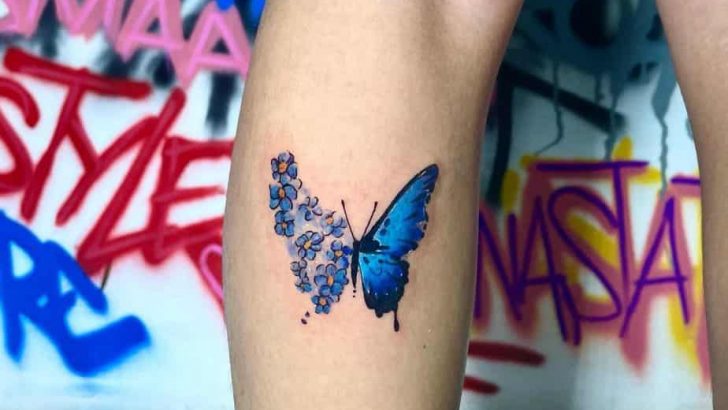 20 flatternde blaue Schmetterlings-Tattoo-Ideen für dein nächstes Tattoo