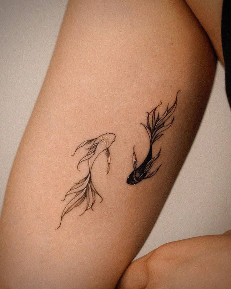 7. Feine Linie: Koi-Fisch-Tattoo