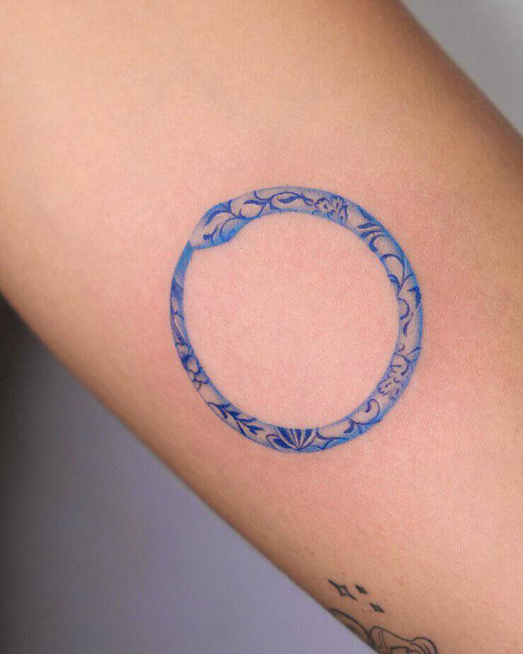 6. Blauer Ouroboros