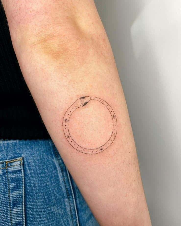 2. Einfaches Ouroboros-Tattoo