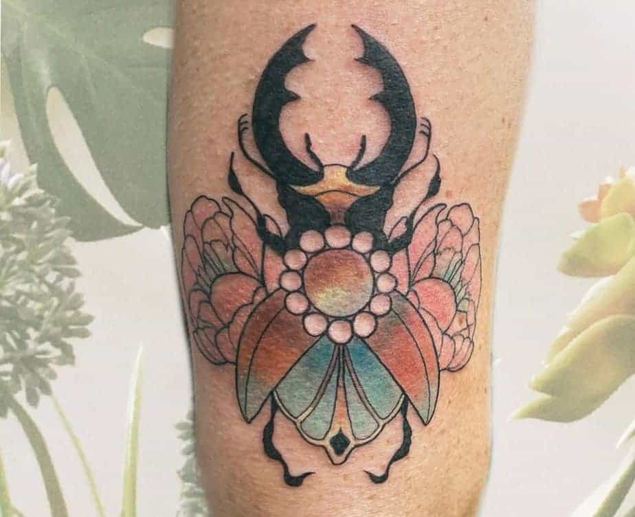 9. Blumenkäfer-Tattoo