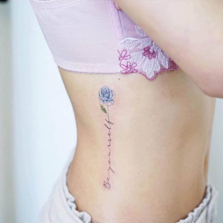 4. Blaue Rose Tattoo