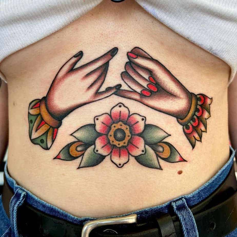 10. Traditionelles pinkes Versprechen Tattoo