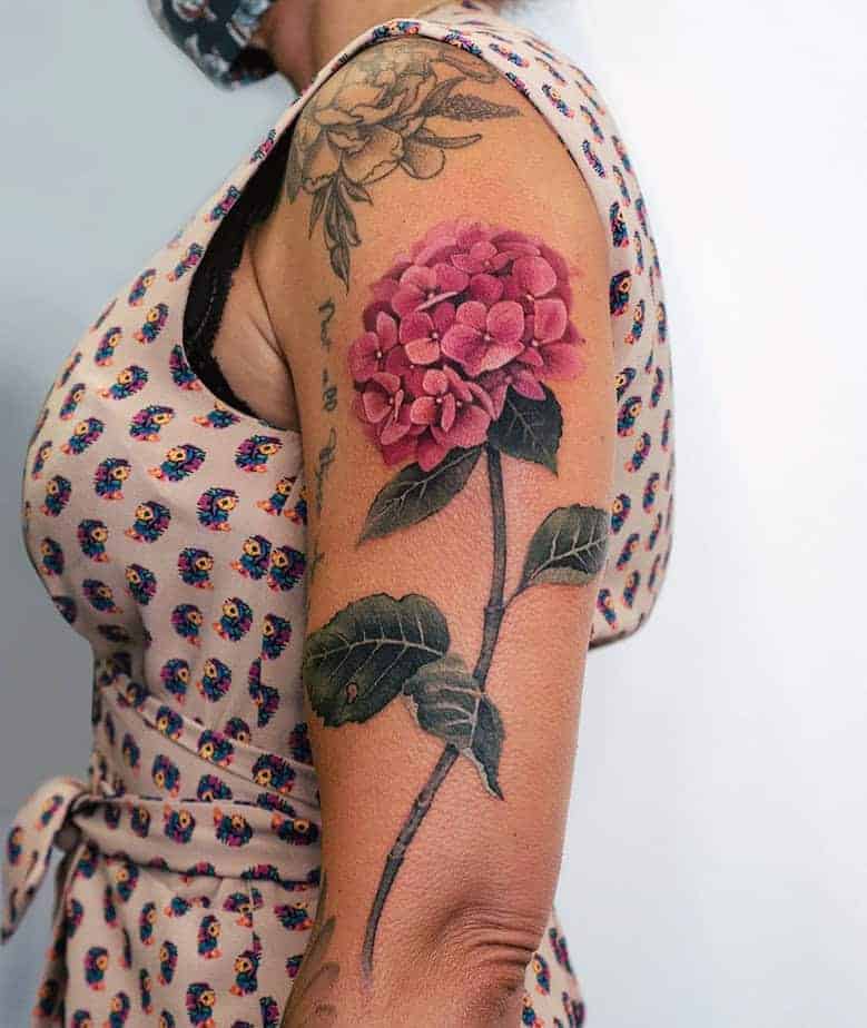 4. Rosa Hortensien-Tattoo