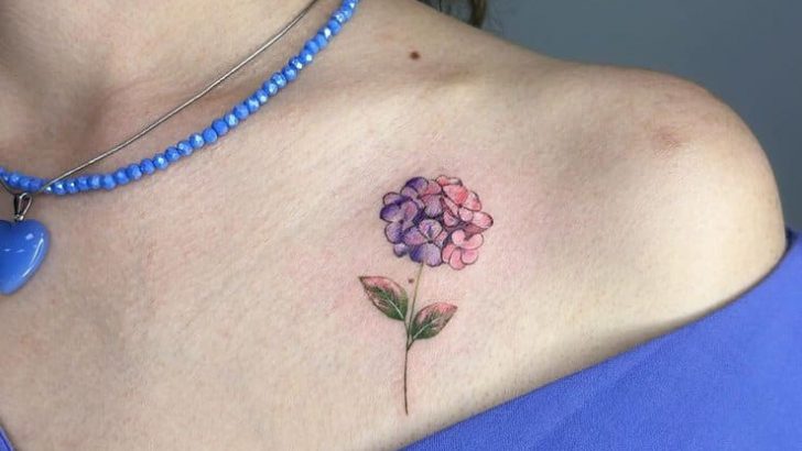 19 atemberaubende Hortensien-Tattoos, die die Schönheit der Natur zelebrieren