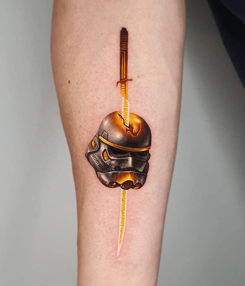 10. Ein goldenes Darth Vader-Tattoo