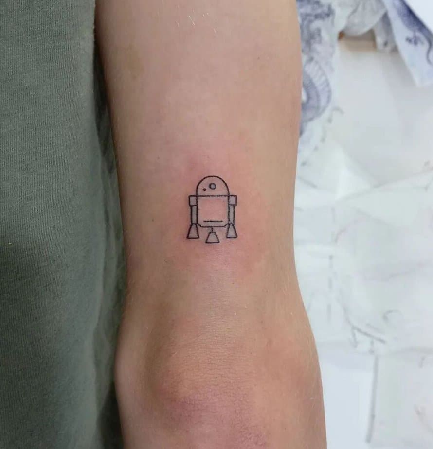 20. Ein R2-D2-Tattoo auf dem Arm